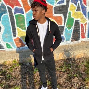 Meet your Posher, Javon